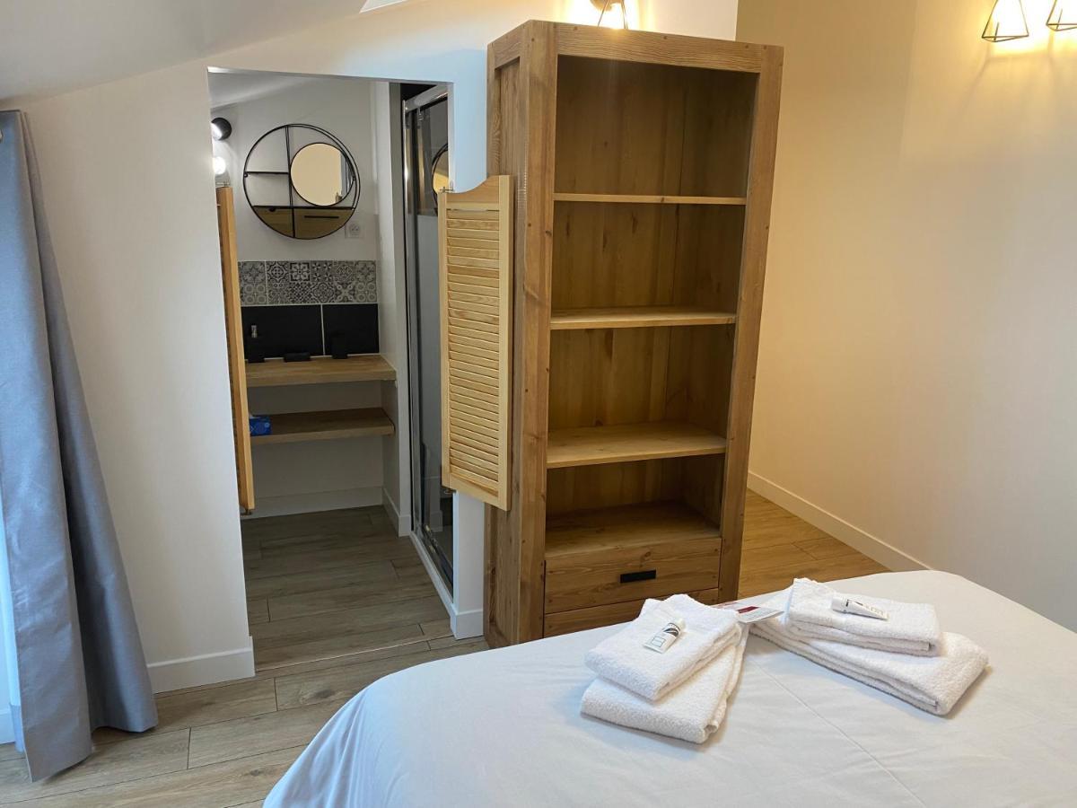 La Bellours D'hotes Bed & Breakfast