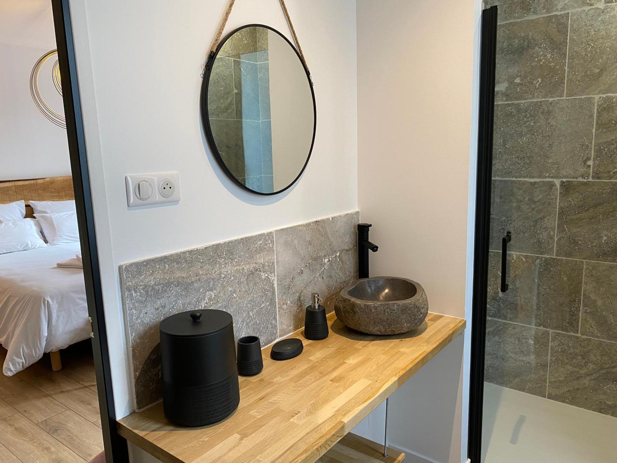 La Bellours D'hotes Bed & Breakfast *
